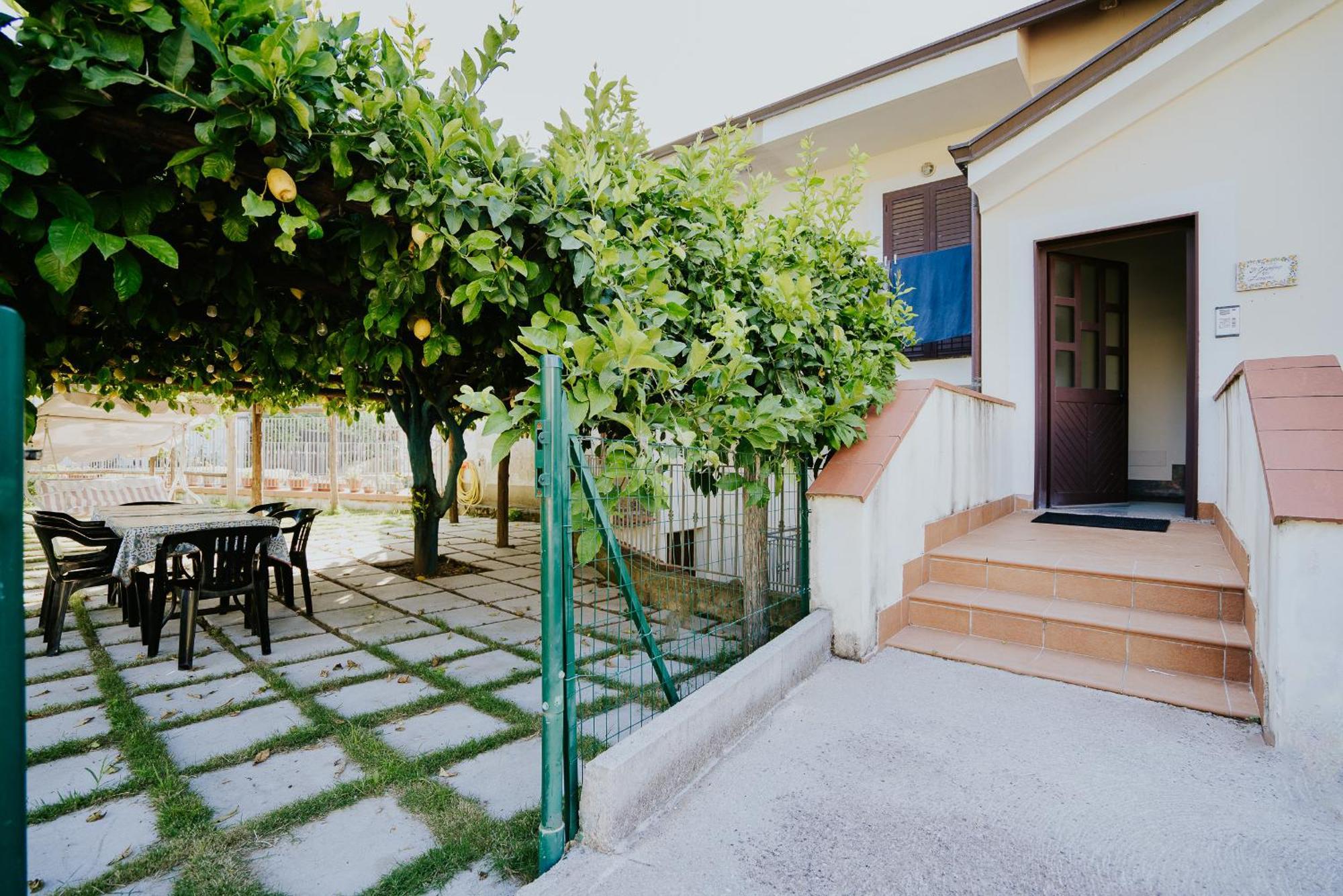 Il Giardino Dei Limoni Lägenhet Polvica Exteriör bild